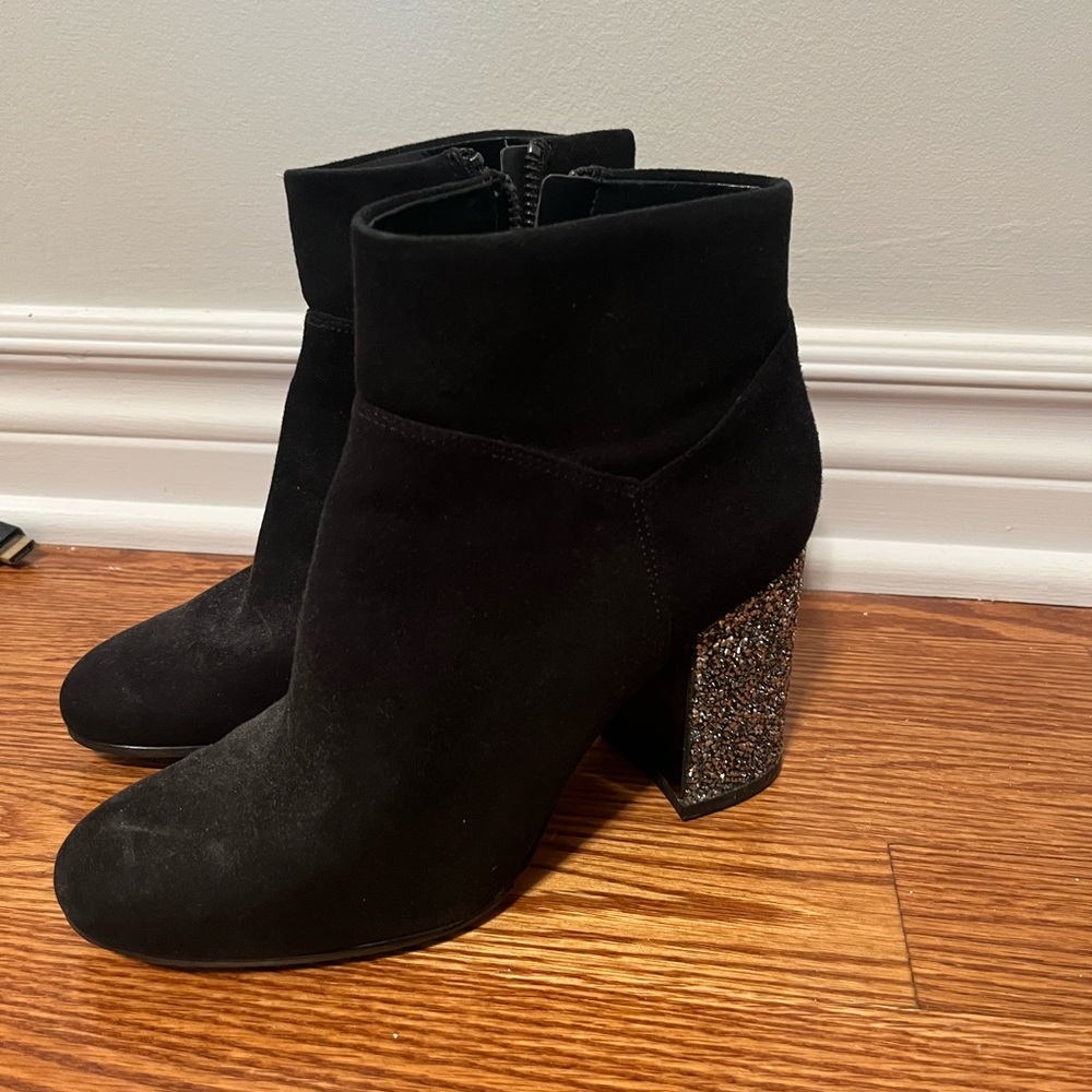 Black suede Booties - Michael Kors- size 6